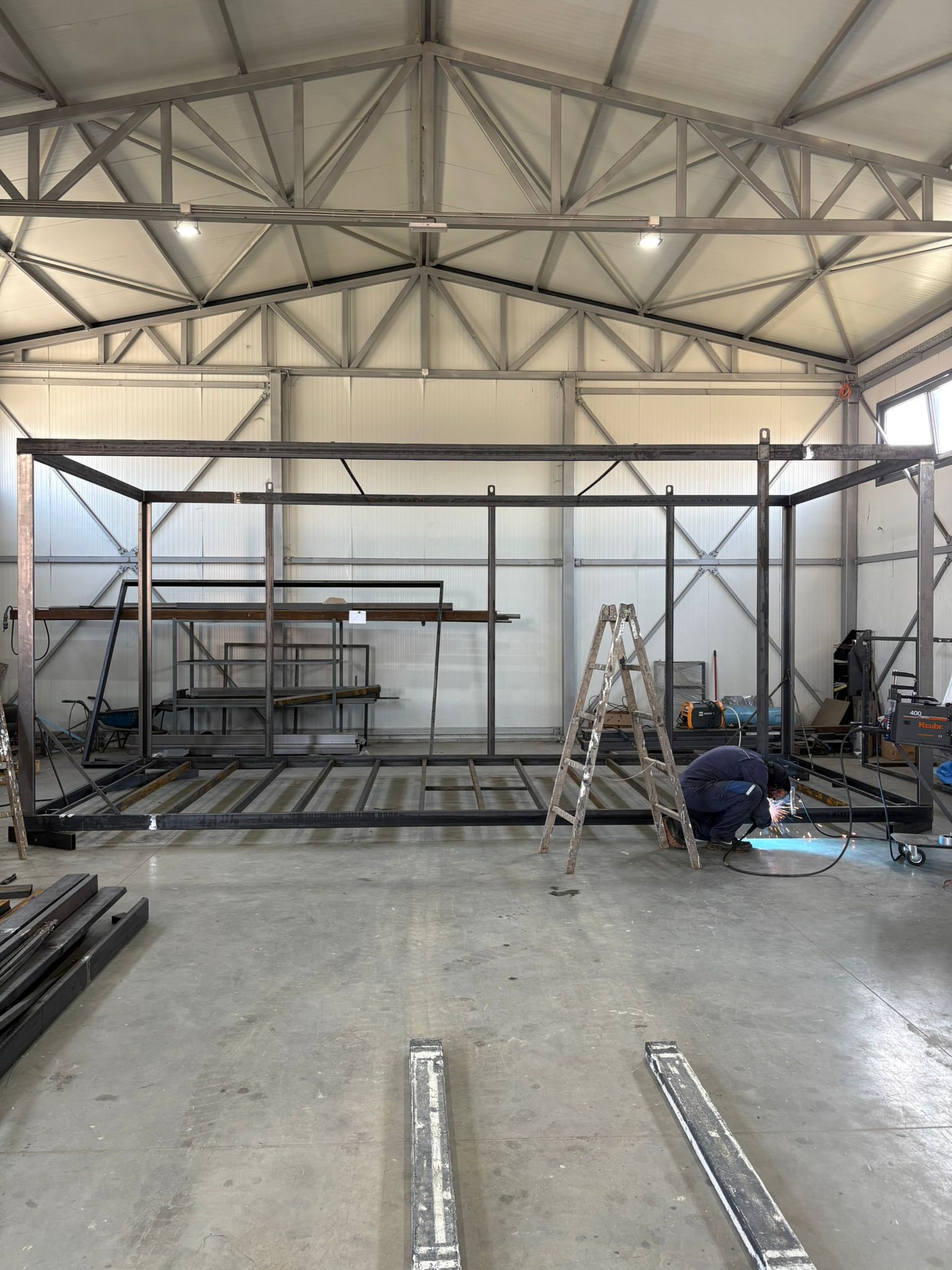 Výroba mobilných skladových kontajnerov 18